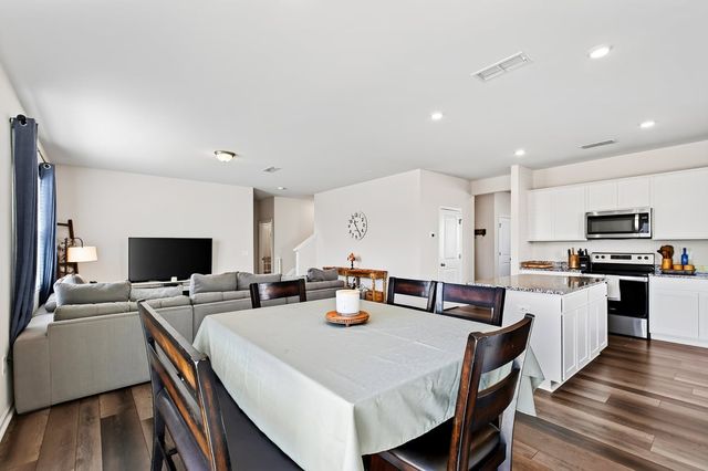 1520 Crested Iris Street, Raleigh, NC 27604