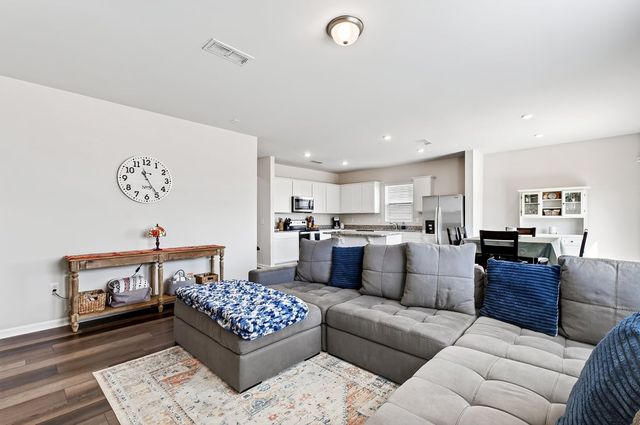 1520 Crested Iris Street, Raleigh, NC 27604
