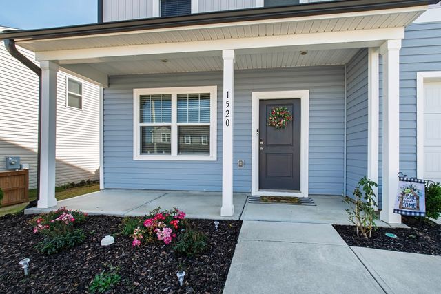 1520 Crested Iris Street, Raleigh, NC 27604