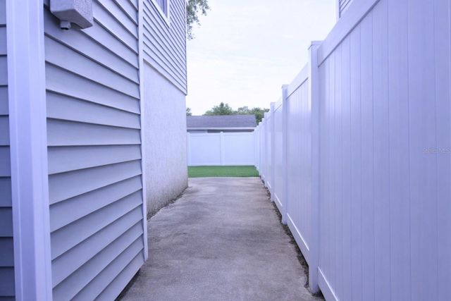 11808 N ARMENIA AVENUE, Tampa, FL 33612