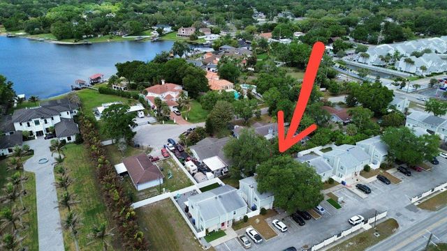 11808 N ARMENIA AVENUE, Tampa, FL 33612