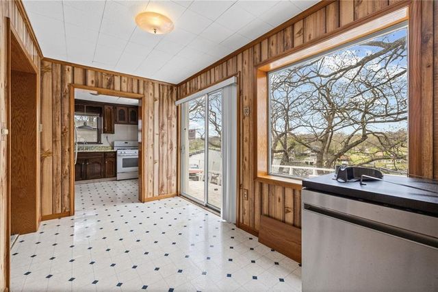 52 S Street, Lake Lotawana, MO 64086