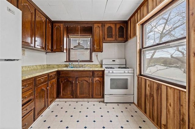 52 S Street, Lake Lotawana, MO 64086