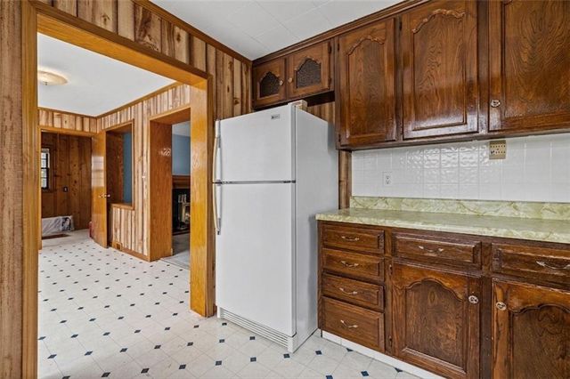 52 S Street, Lake Lotawana, MO 64086