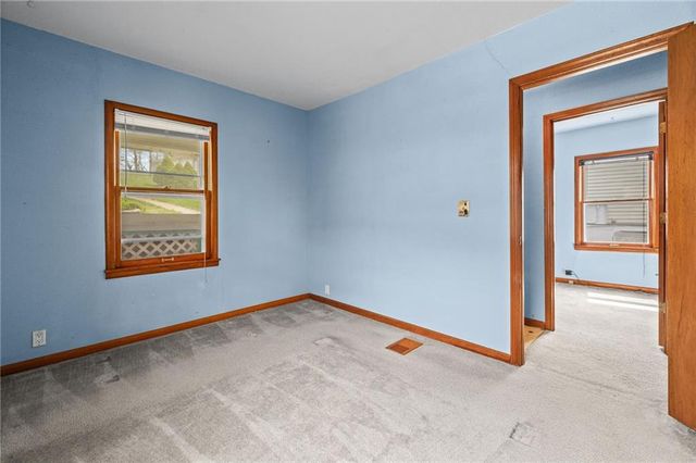 52 S Street, Lake Lotawana, MO 64086