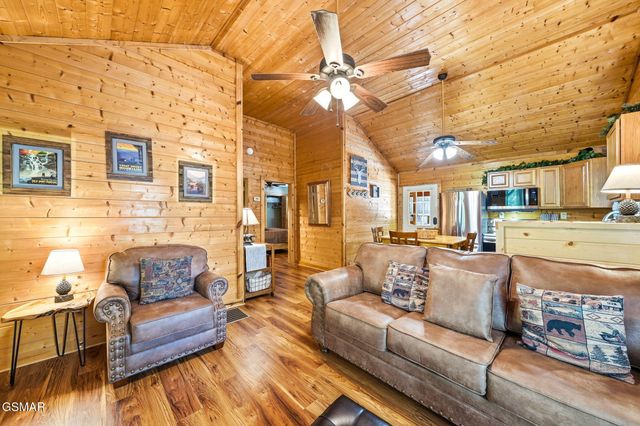 2230 Cove Creek Drive, Sevierville, TN 37862