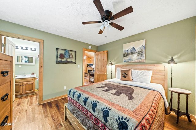 2230 Cove Creek Drive, Sevierville, TN 37862