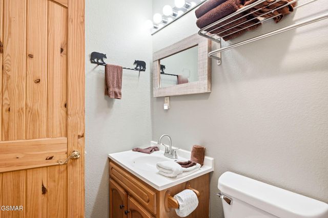 2230 Cove Creek Drive, Sevierville, TN 37862