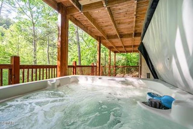2230 Cove Creek Drive, Sevierville, TN 37862