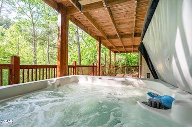 2230 Cove Creek Drive, Sevierville, TN 37862