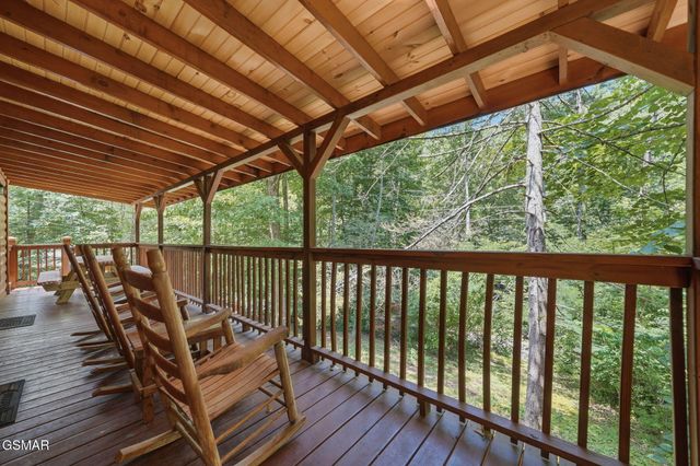 2230 Cove Creek Drive, Sevierville, TN 37862