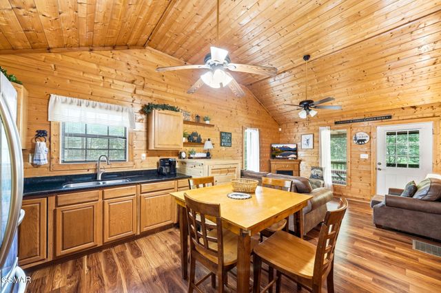 2230 Cove Creek Drive, Sevierville, TN 37862