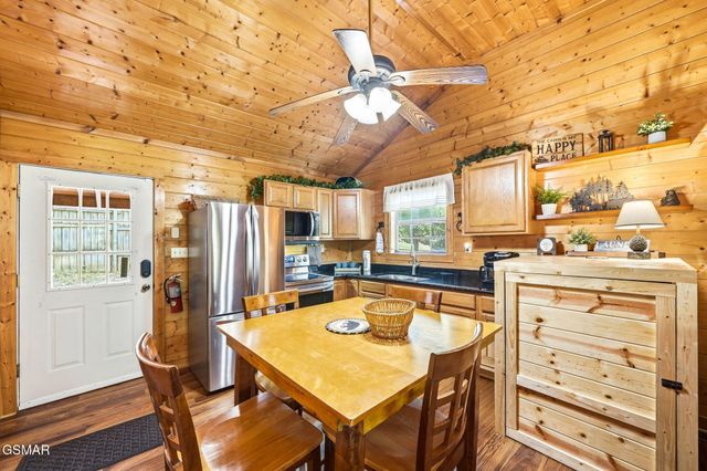 2230 Cove Creek Drive, Sevierville, TN 37862