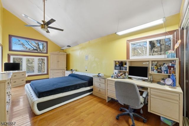 6 Oneida Ave, Hopatcong Boro, NJ 07843