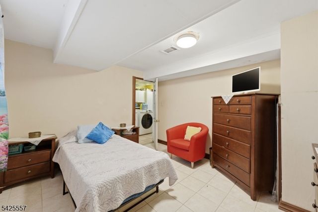 6 Oneida Ave, Hopatcong Boro, NJ 07843