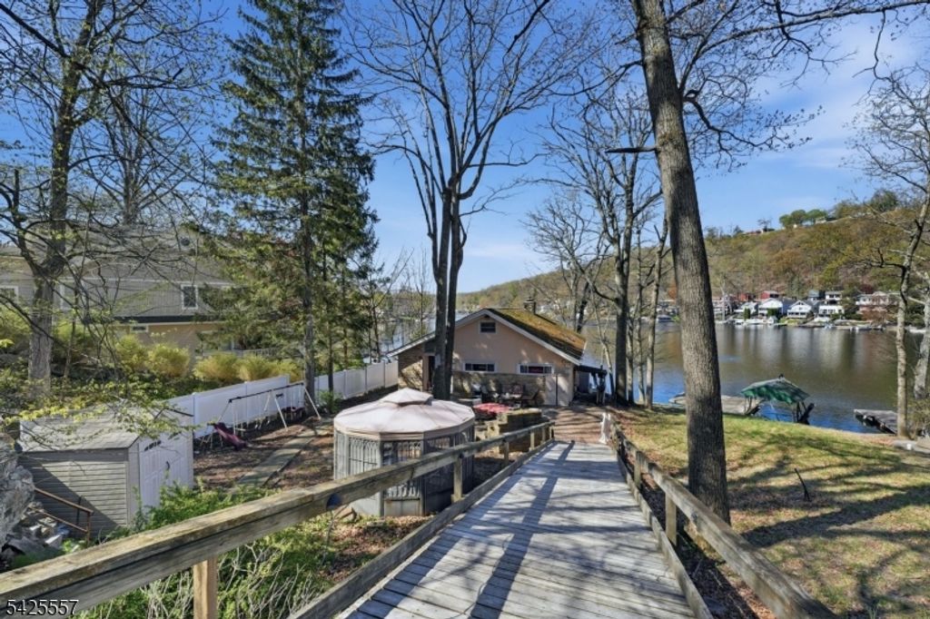 6 Oneida Ave, Hopatcong Boro, NJ 07843 — photo 2