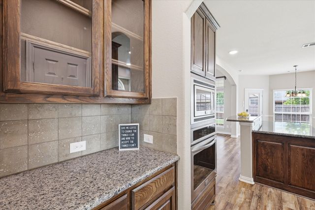 9841 White Bear Trail, Fort Worth, TX 76177