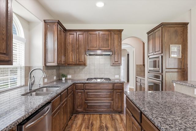 9841 White Bear Trail, Fort Worth, TX 76177