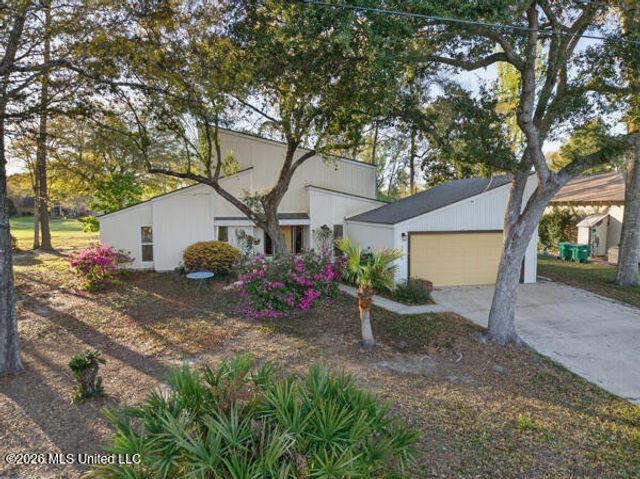 7928 Apaki Place, Diamondhead, MS 39525