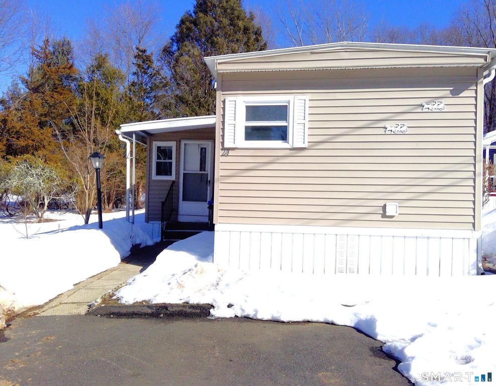 21 Hillpond Drive, Mansfield, CT 06268