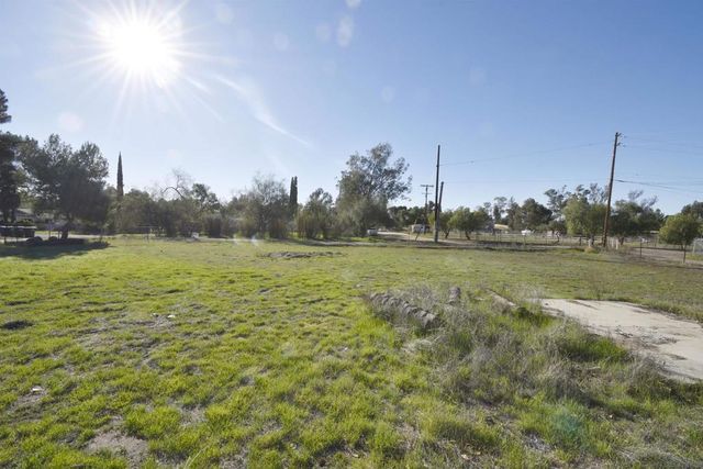 401 WASHINGTON STREET, Ramona, CA 92065