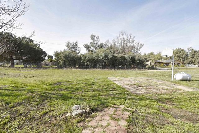 401 WASHINGTON STREET, Ramona, CA 92065