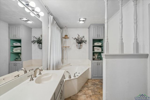 1492 Sleepy Hollow Lane, Canton, TX 75103