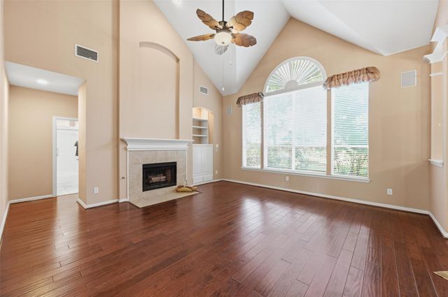 6796 Lakefront Drive, Grand Prairie, TX 75054