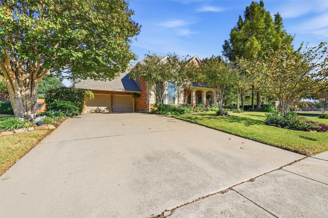 6796 Lakefront Drive, Grand Prairie, TX 75054