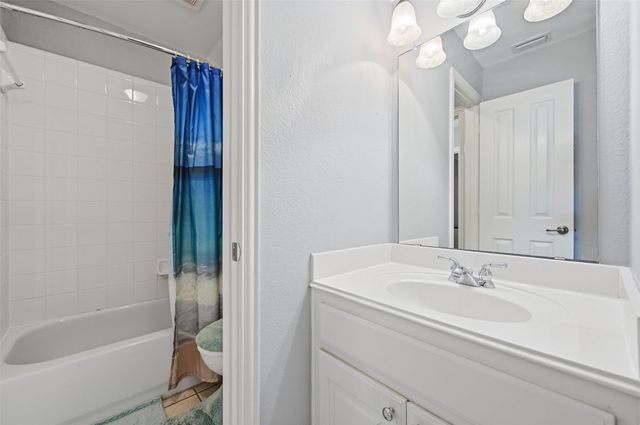 6796 Lakefront Drive, Grand Prairie, TX 75054