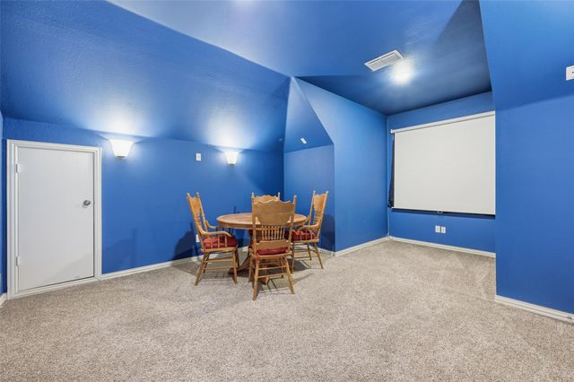 6796 Lakefront Drive, Grand Prairie, TX 75054