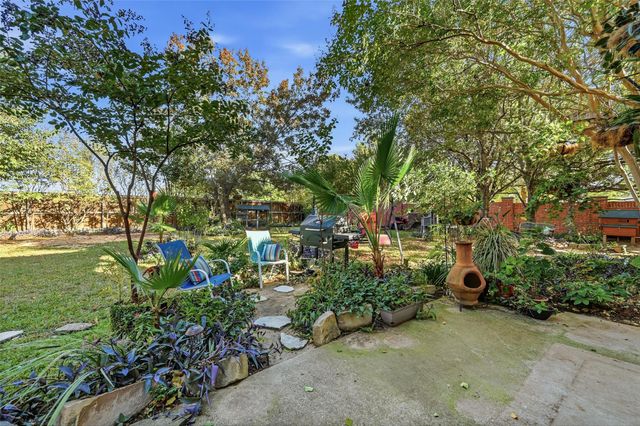 6796 Lakefront Drive, Grand Prairie, TX 75054