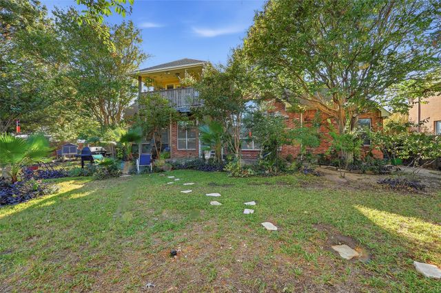 6796 Lakefront Drive, Grand Prairie, TX 75054