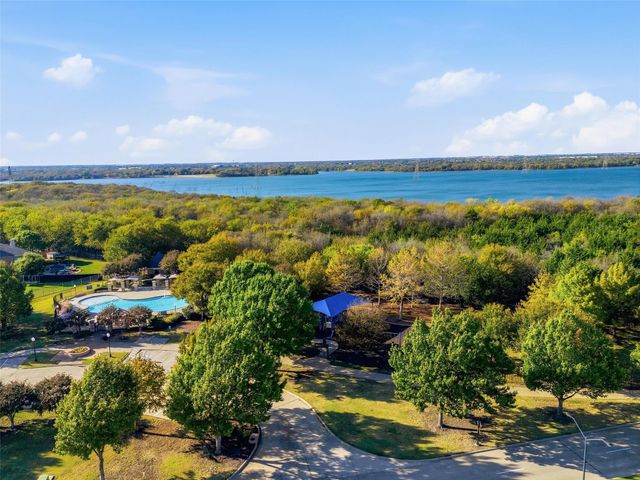 6796 Lakefront Drive, Grand Prairie, TX 75054