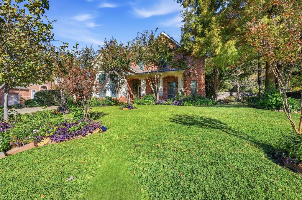 6796 Lakefront Drive, Grand Prairie, TX 75054