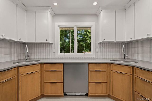 142 N Little Tor Road, New City, NY 10956