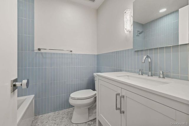 142 N Little Tor Road, New City, NY 10956