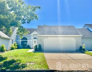 589 Madison Drive B, Monroe, NJ 08831