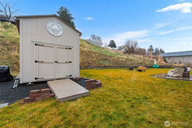 3113 NW Delcon Court, East Wenatchee, WA 98802