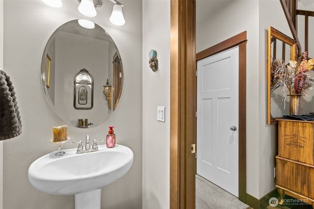 3113 NW Delcon Court, East Wenatchee, WA 98802