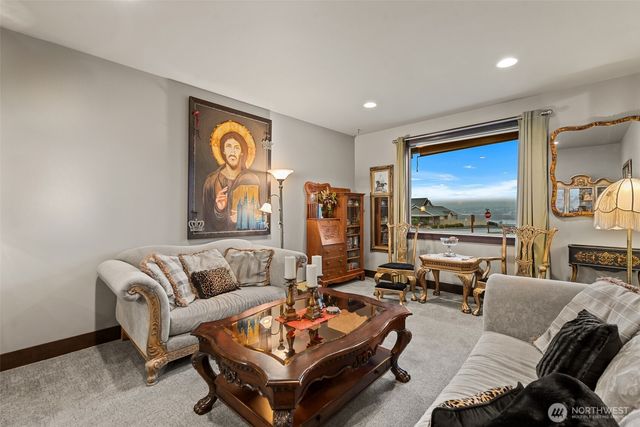 3113 NW Delcon Court, East Wenatchee, WA 98802