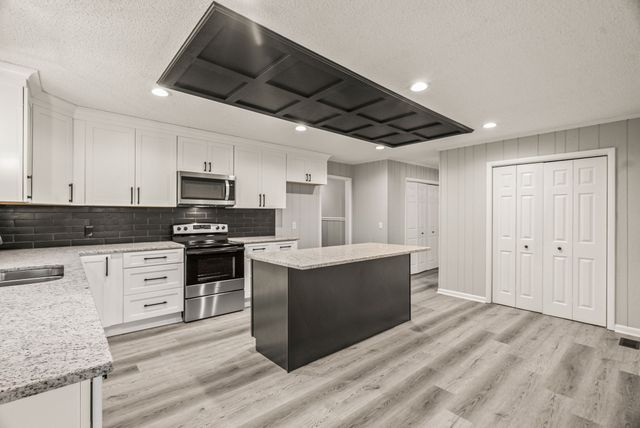 1005 Primrose Dr, Greenbrier, TN 37073