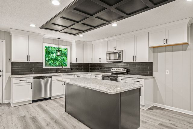 1005 Primrose Dr, Greenbrier, TN 37073