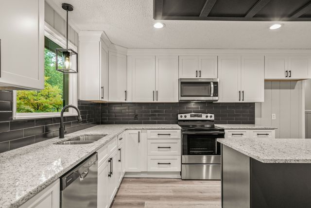 1005 Primrose Dr, Greenbrier, TN 37073