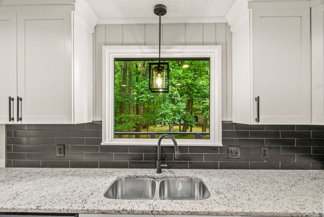 1005 Primrose Dr, Greenbrier, TN 37073