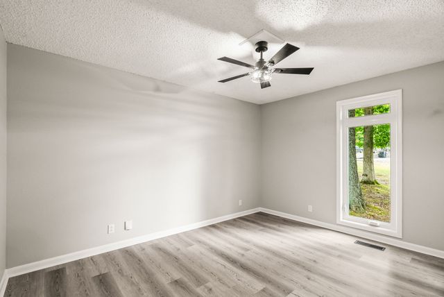 1005 Primrose Dr, Greenbrier, TN 37073