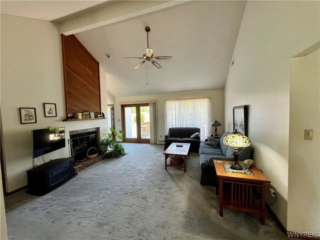 6621 North Canal Road, Lockport Town, NY 14094