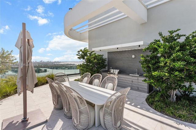 580 72nd St 711, Miami Beach, FL 33141