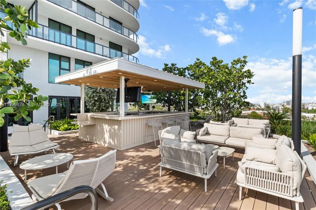 580 72nd St 711, Miami Beach, FL 33141
