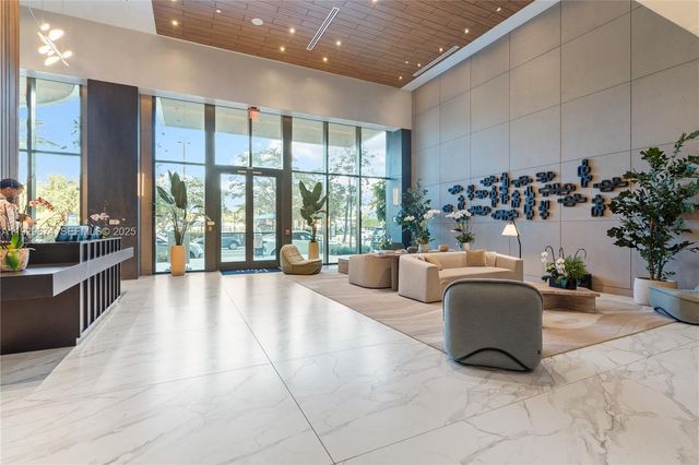 580 72nd St 711, Miami Beach, FL 33141